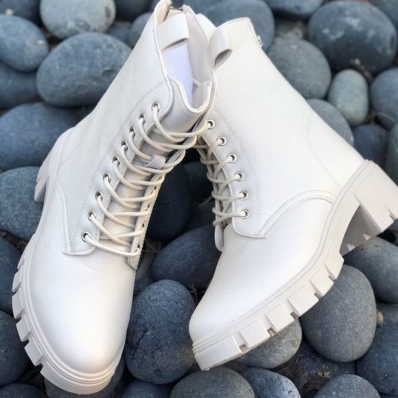 Qupid Cream Combat Boots - Picture 3 of 10